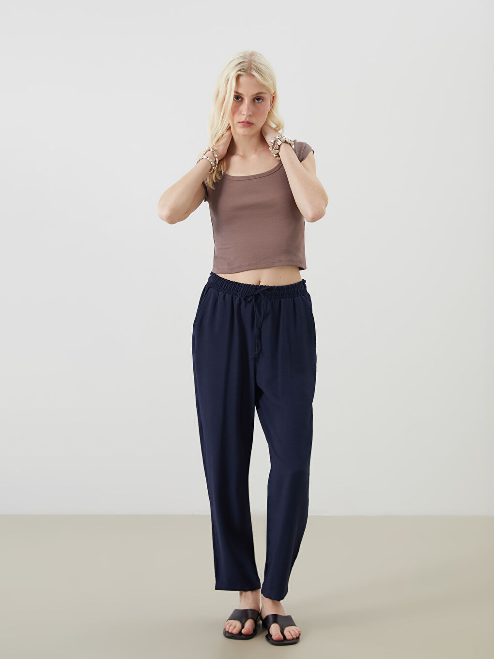 İndigo Beli Lastikli Havuç Kesim Kadın Pantolon-1