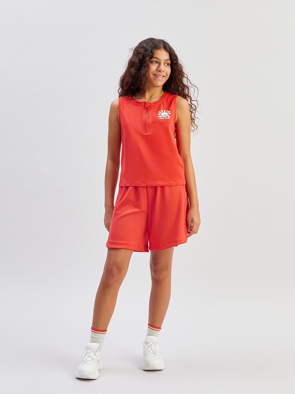 Kırmızı Bisiklet Yaka Kız Çocuk Atlet-1