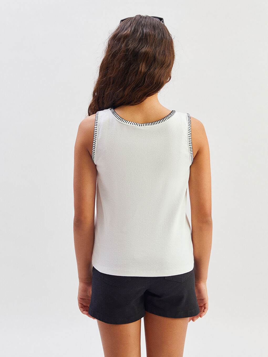 قميص داخلي بلا كم برقبة مدورة للبنات-3