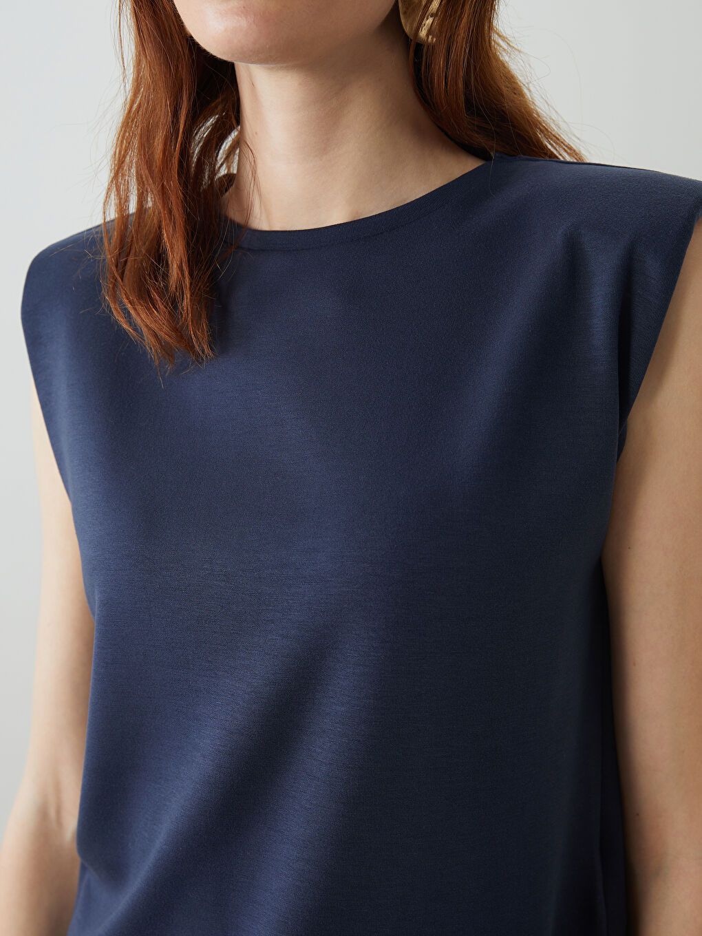 Crew Neck Blouse with Shoulder Pads -S5O289Z8-HNG