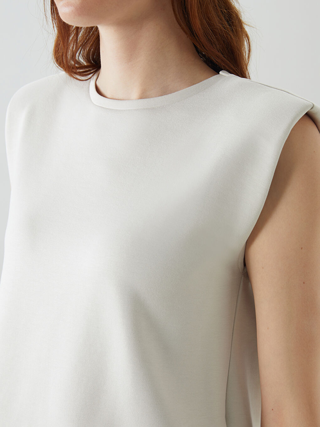 Crew Neck Blouse with Shoulder Pads -S5O289Z8-VF5
