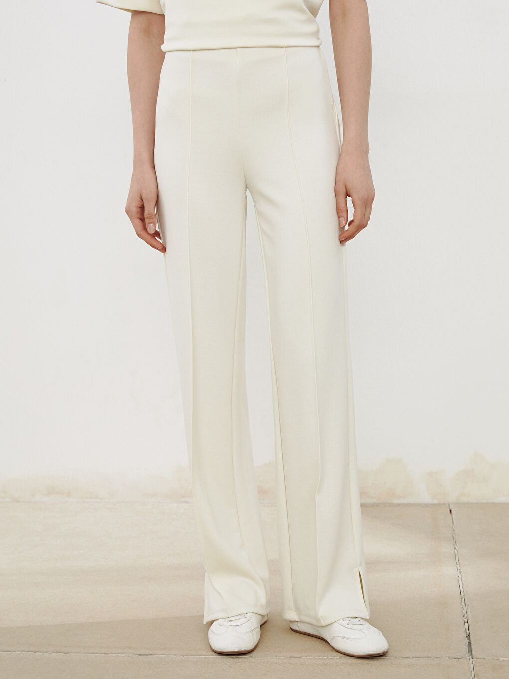 Ekru Dar Fit Modal Karışımlı Kadın Pileli Pantolon-1