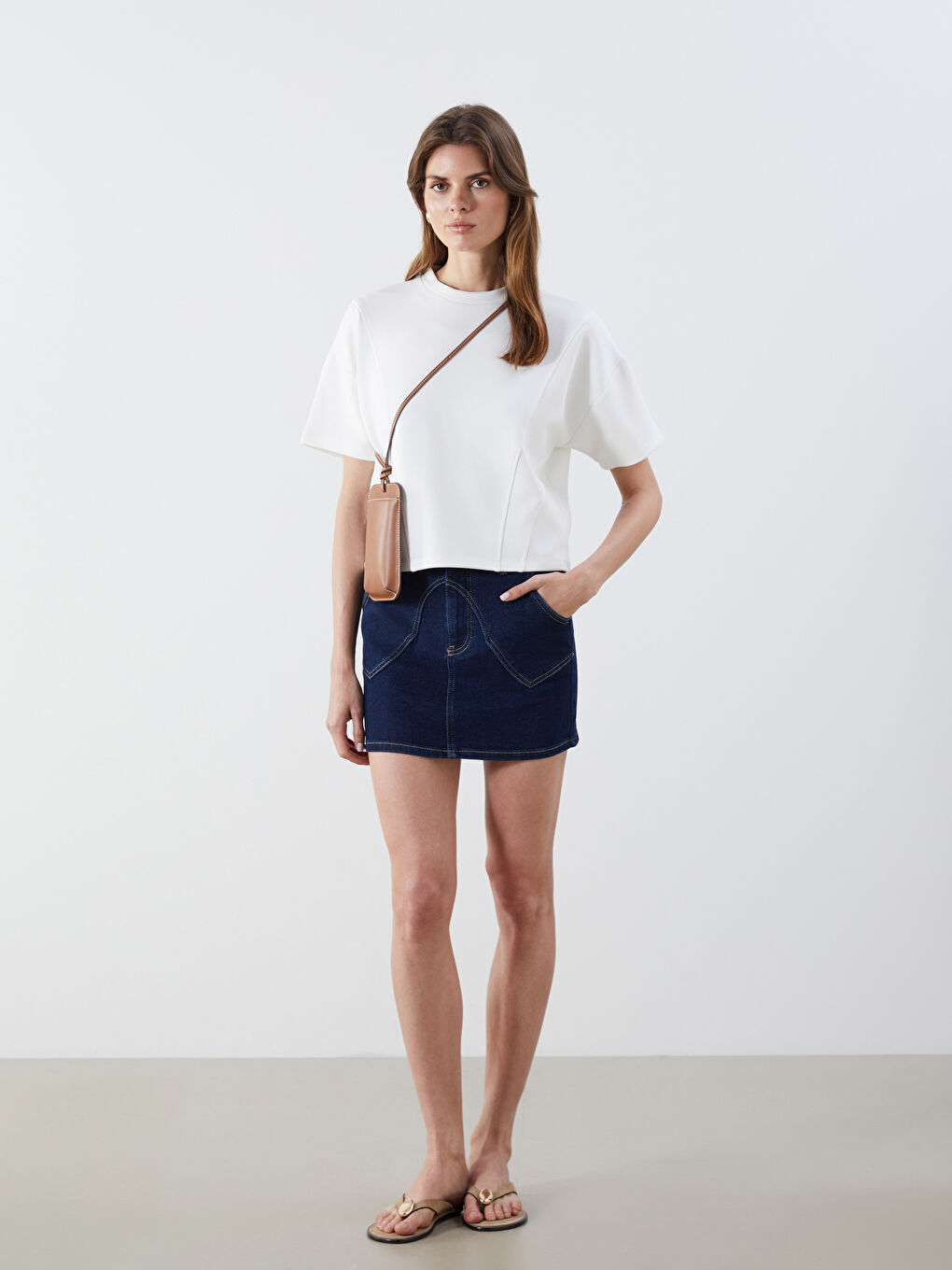 Beyaz Bisiklet Yaka Kadın Crop-1