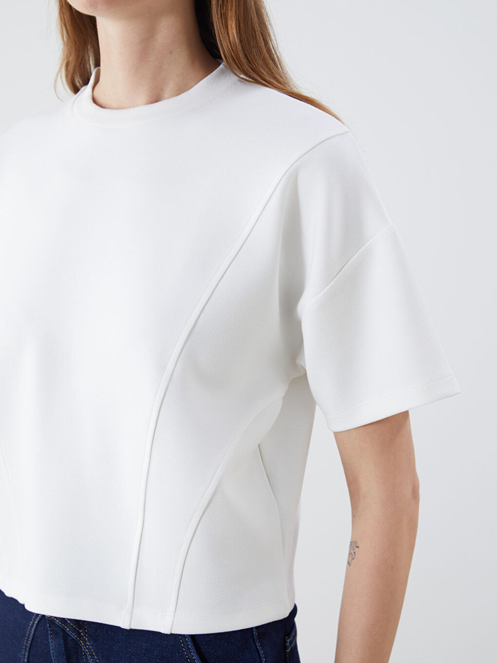 Beyaz Bisiklet Yaka Kadın Crop-2