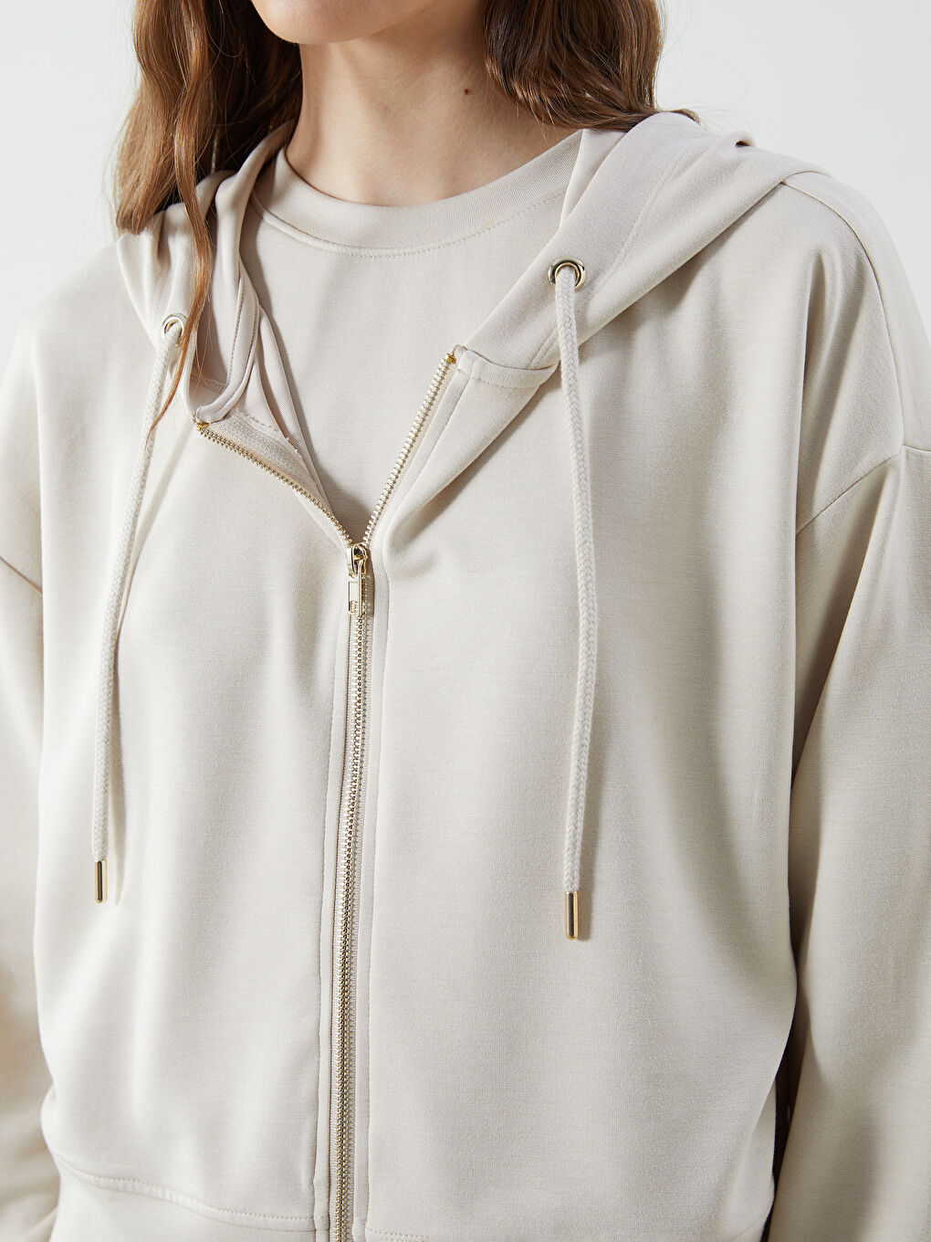 Bej Kapüşonlu Crop Kadın Fermuarlı Sweatshirt-2
