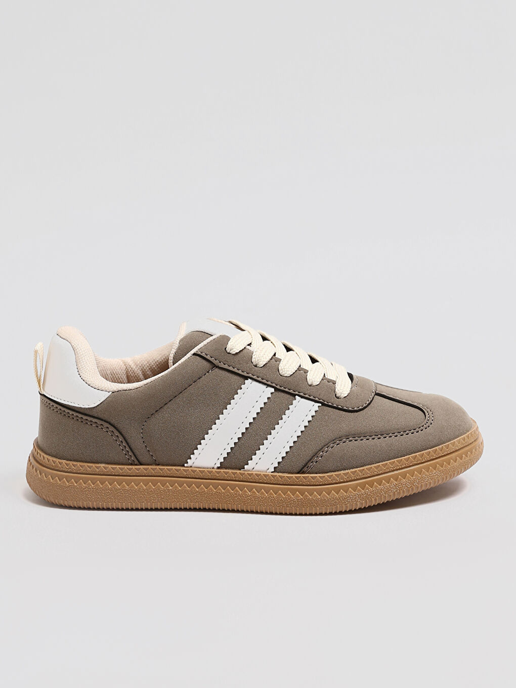 پێڵاوی ڕاهێنەران قەیتان بۆ کچان-1