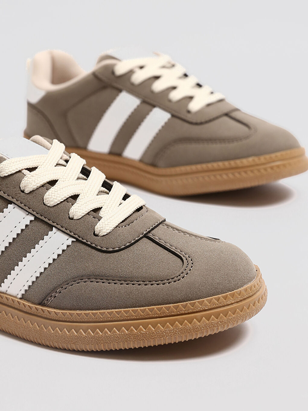 پێڵاوی ڕاهێنەران قەیتان بۆ کچان-4