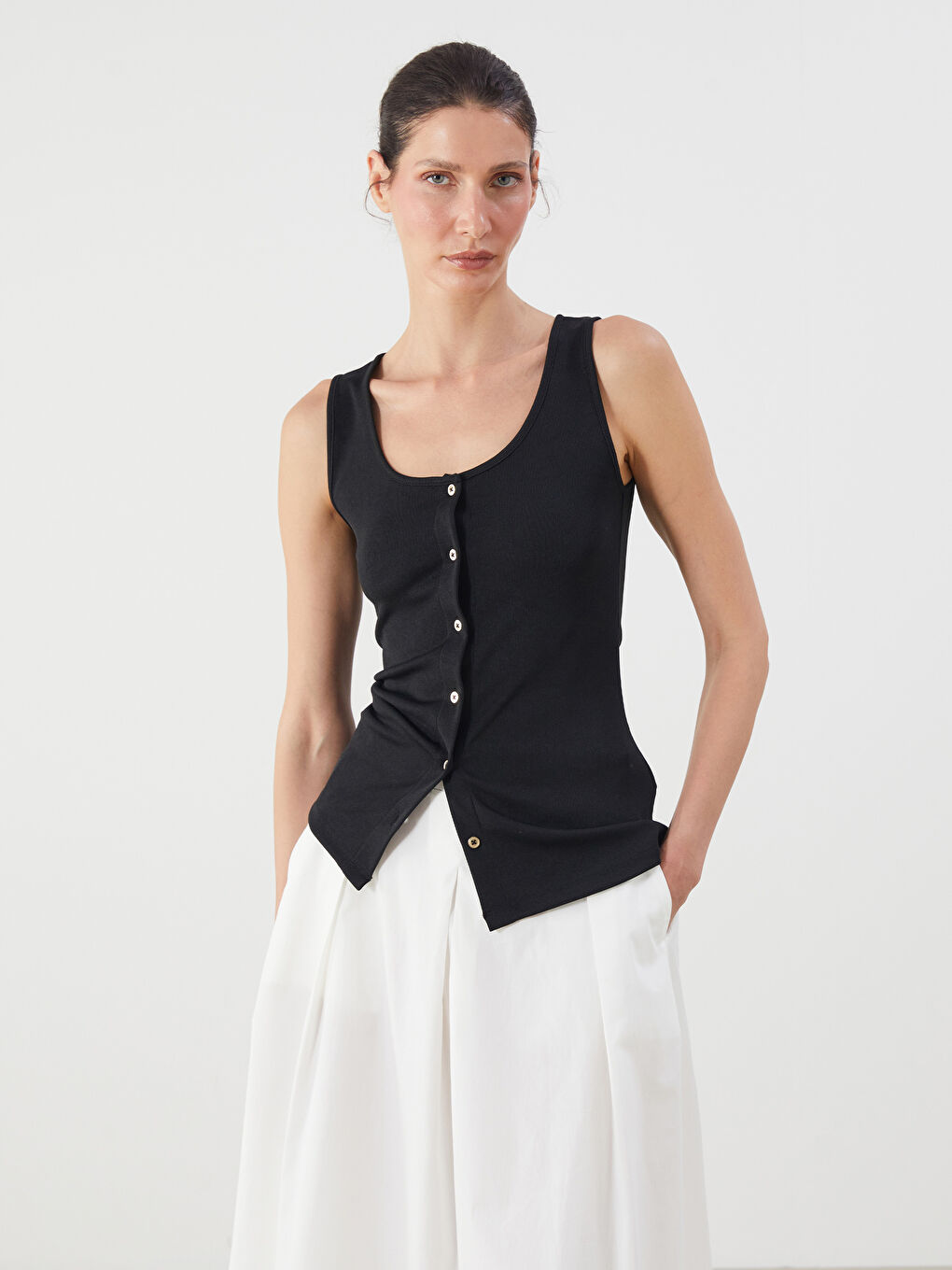 Siyah U Yaka Dokulu Bluz