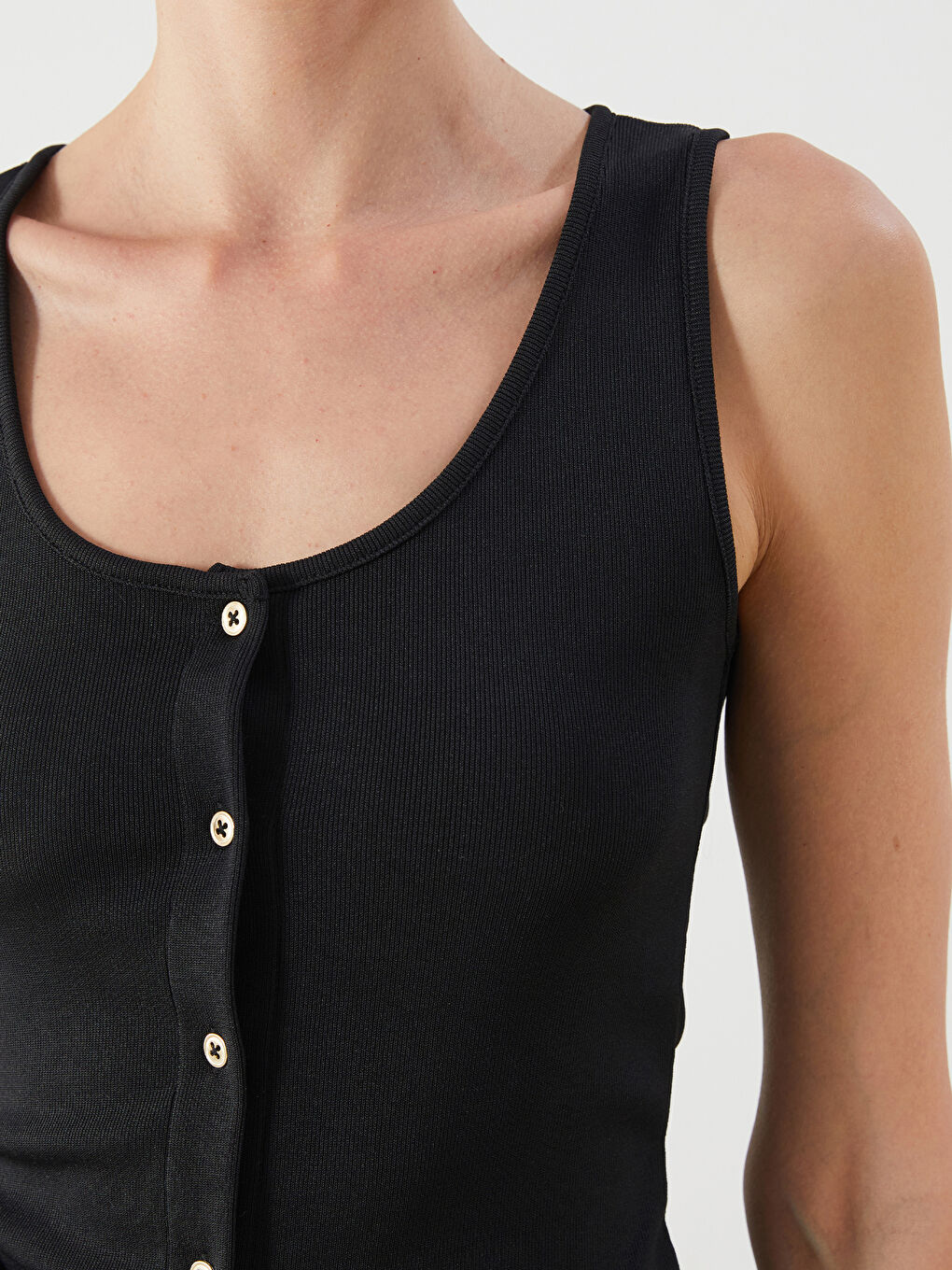 Siyah U Yaka Dokulu Bluz-2