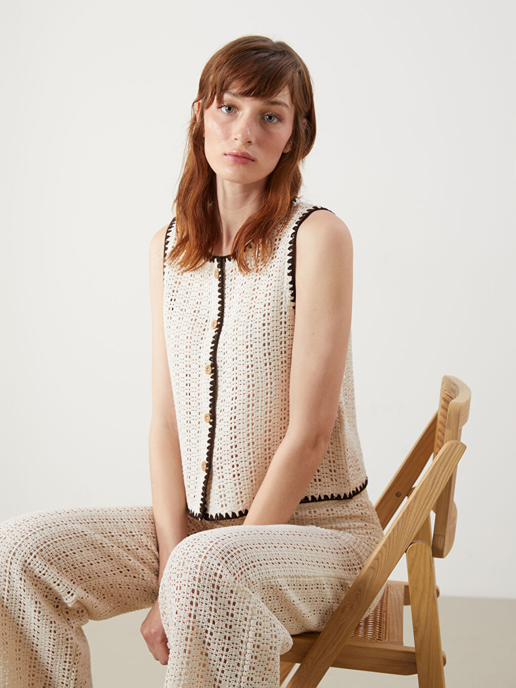 Ekru Bisiklet Yaka Ajurlu Kadın Yelek-1