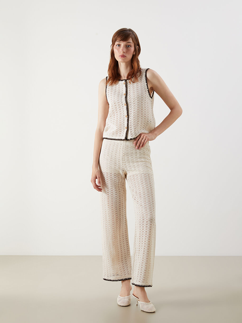 Ekru Bisiklet Yaka Ajurlu Kadın Yelek-2