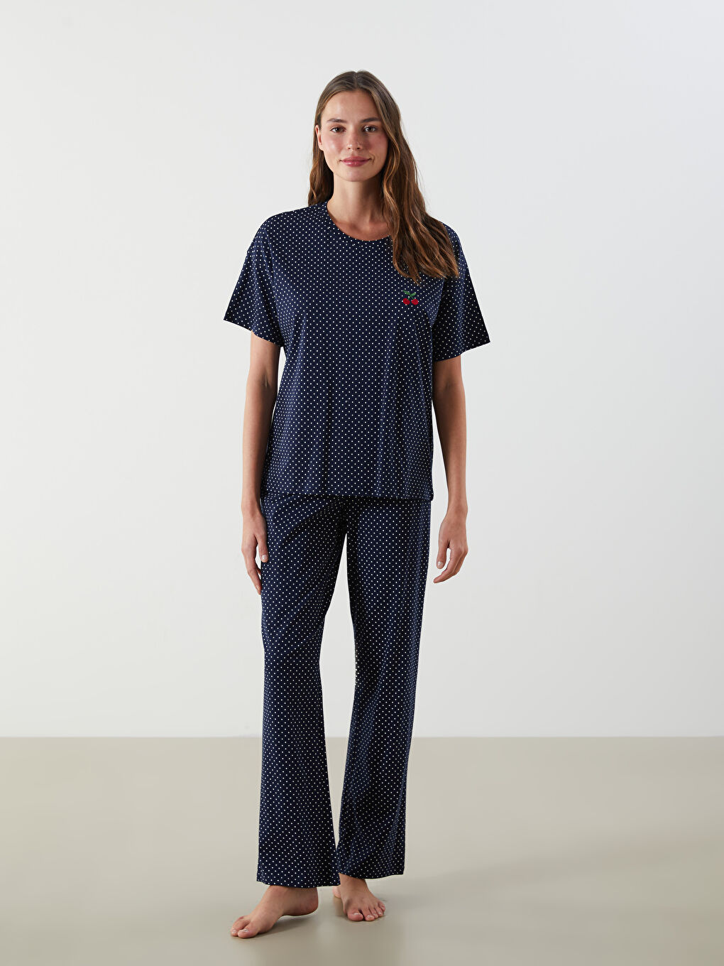 Crew Neck Embroidered Women's Pyjama Set