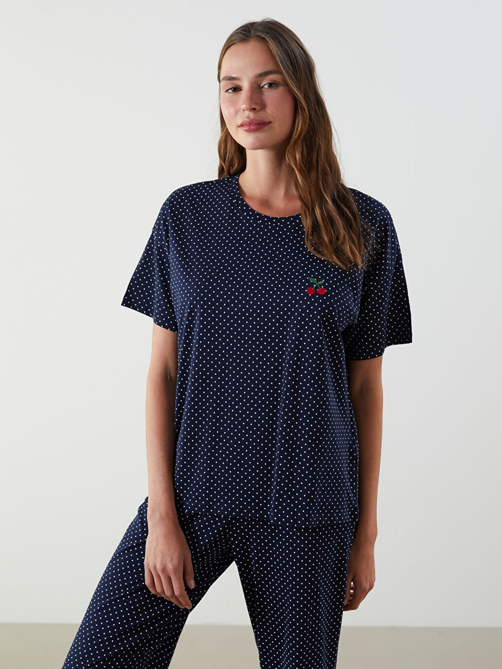 Crew Neck Embroidered Women's Pyjama Set-1