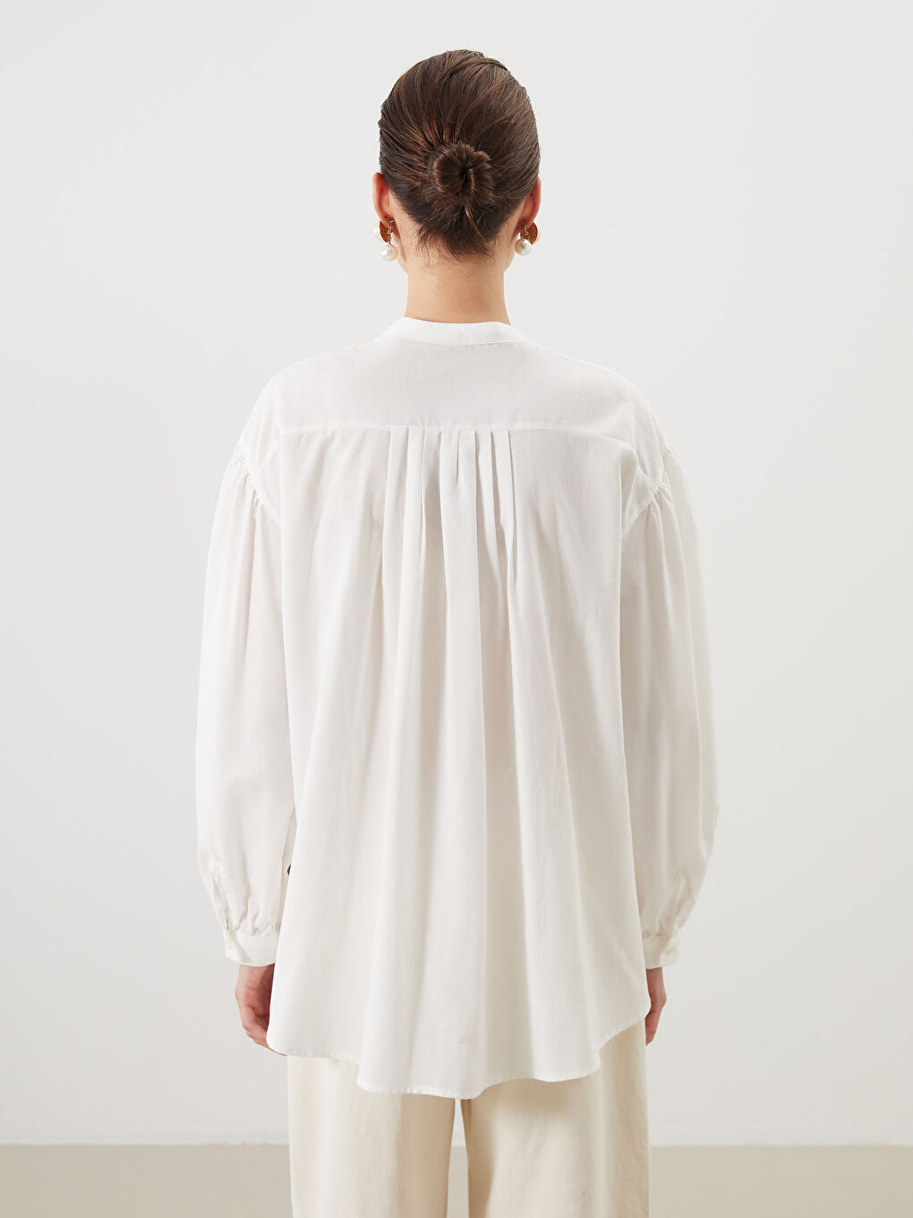 Ekru Hakim Yaka Pileli Kadın Gömlek Tunik-3