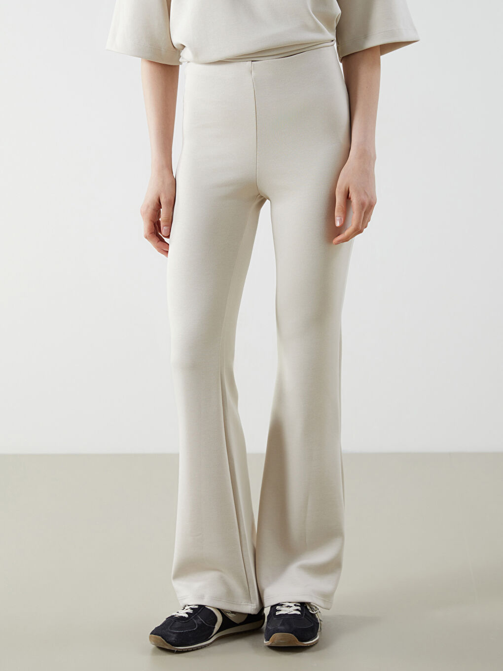 Bej Beli Lastikli İspanyol Paça Kadın Tayt Pantolon-1