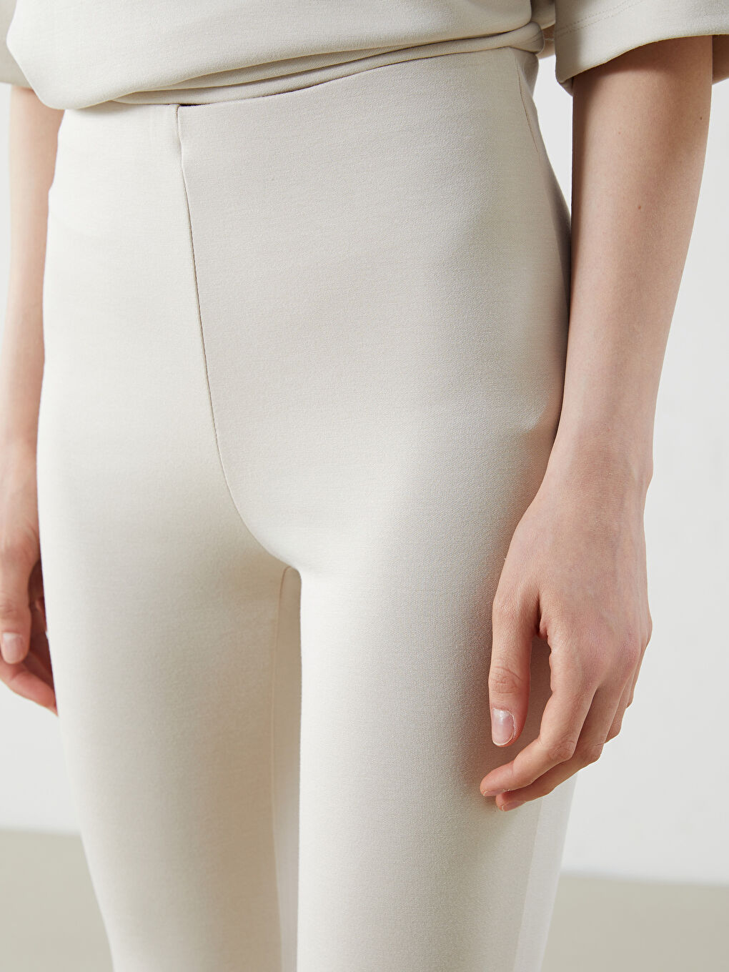 Bej Beli Lastikli İspanyol Paça Kadın Tayt Pantolon-2