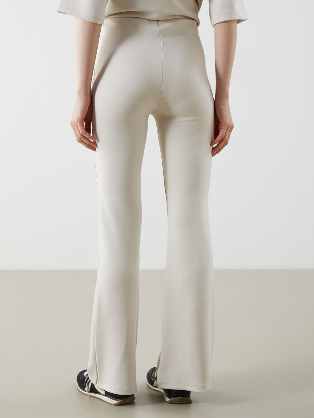 Bej Beli Lastikli İspanyol Paça Kadın Tayt Pantolon-3