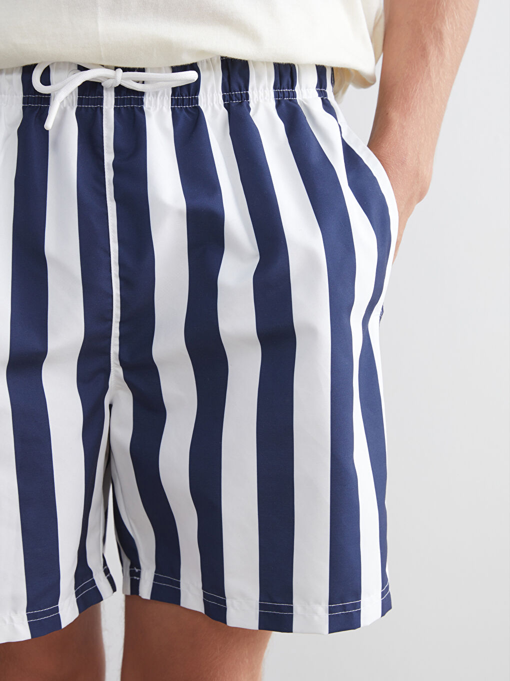 LCW SWIMWEAR Short Striped Men's Swimming Shorts -S5O896Z8-LSJ