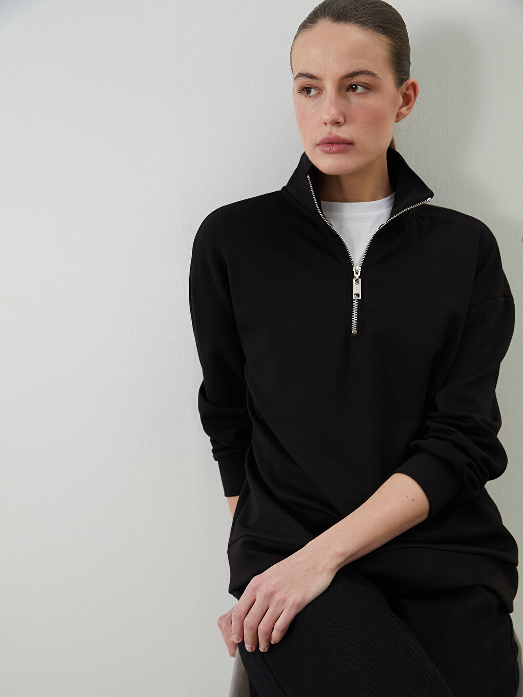 LCW Comfort Siyah Dik Yaka Kadın Sweatshirt