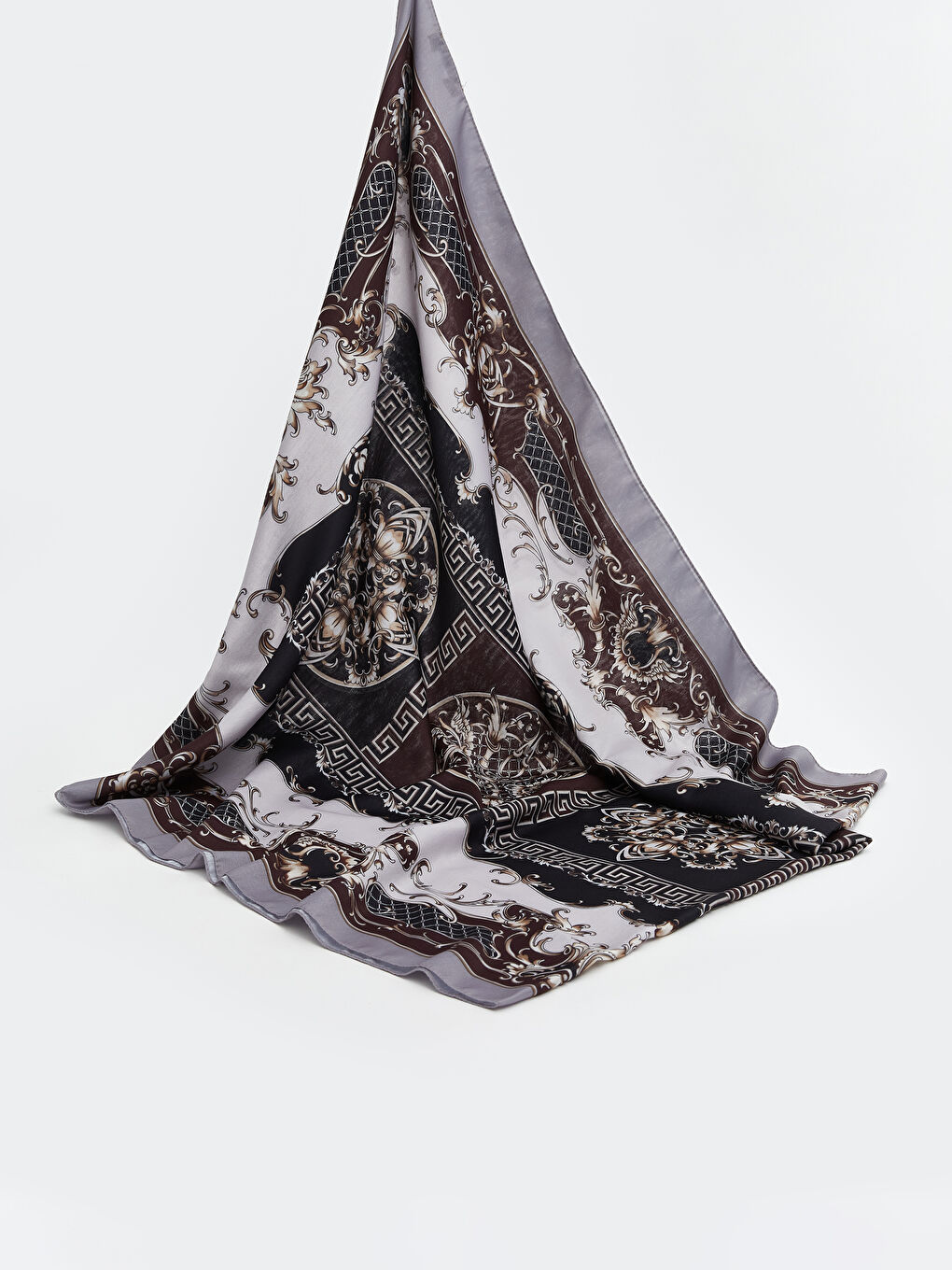 Kahverengi Desenli Kadın Şal