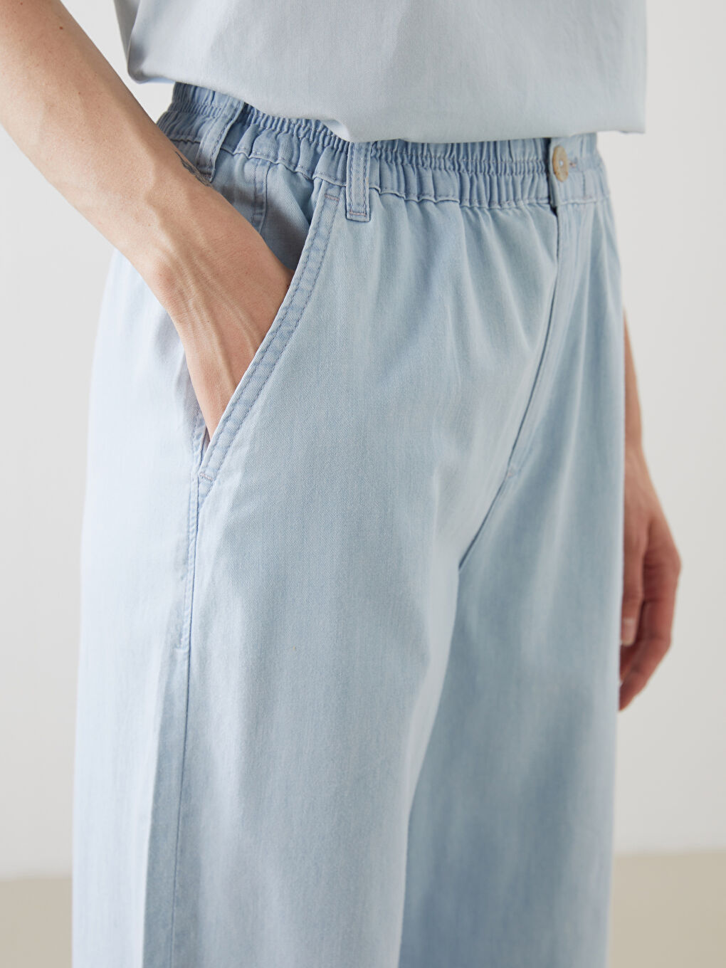 Elasticated Waist Straight Fit Women's Jeans -S5O925Z8-311