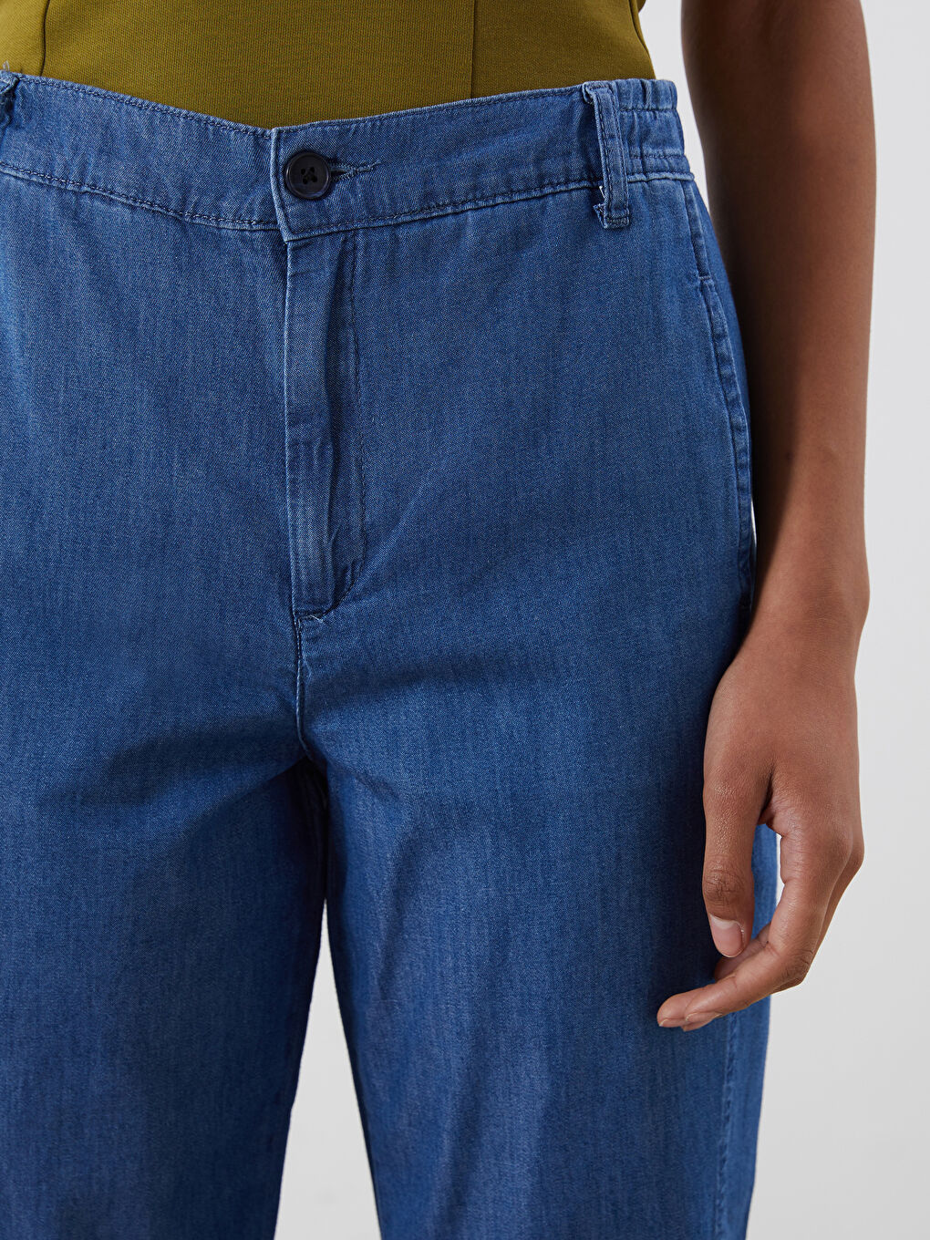LCWAIKIKI Classic Mavi Beli Lastikli Slouchy Fit Kadın Jean Pantolon - 2