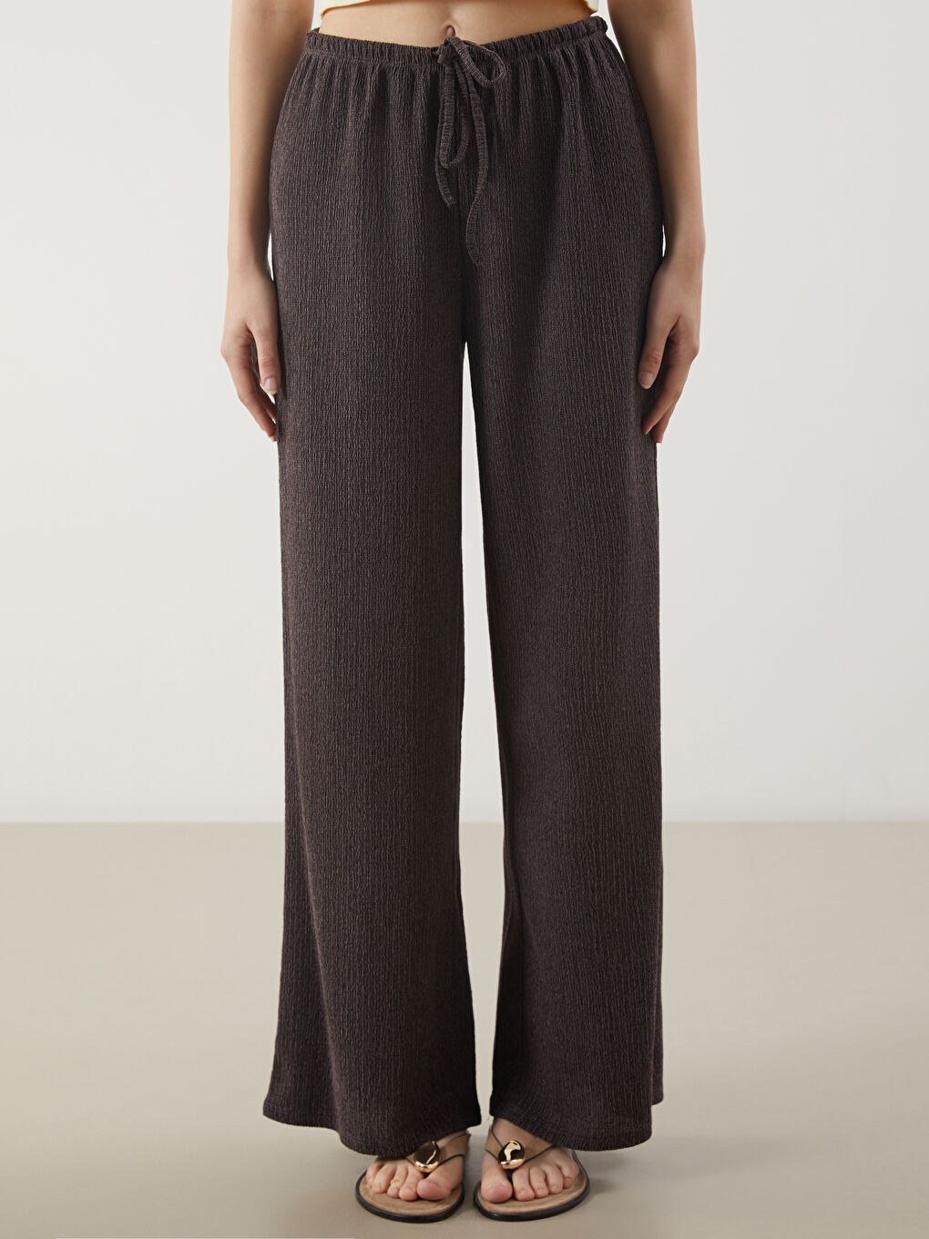 Kahverengi Beli Lastikli Dokulu Kadın Pantolon-1