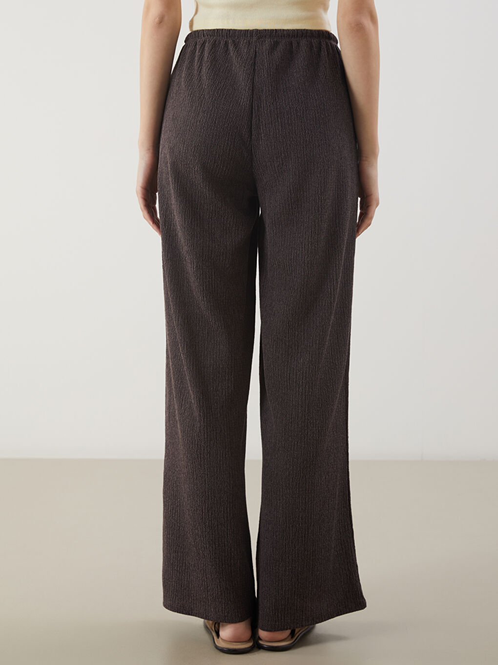 Kahverengi Beli Lastikli Dokulu Kadın Pantolon-3