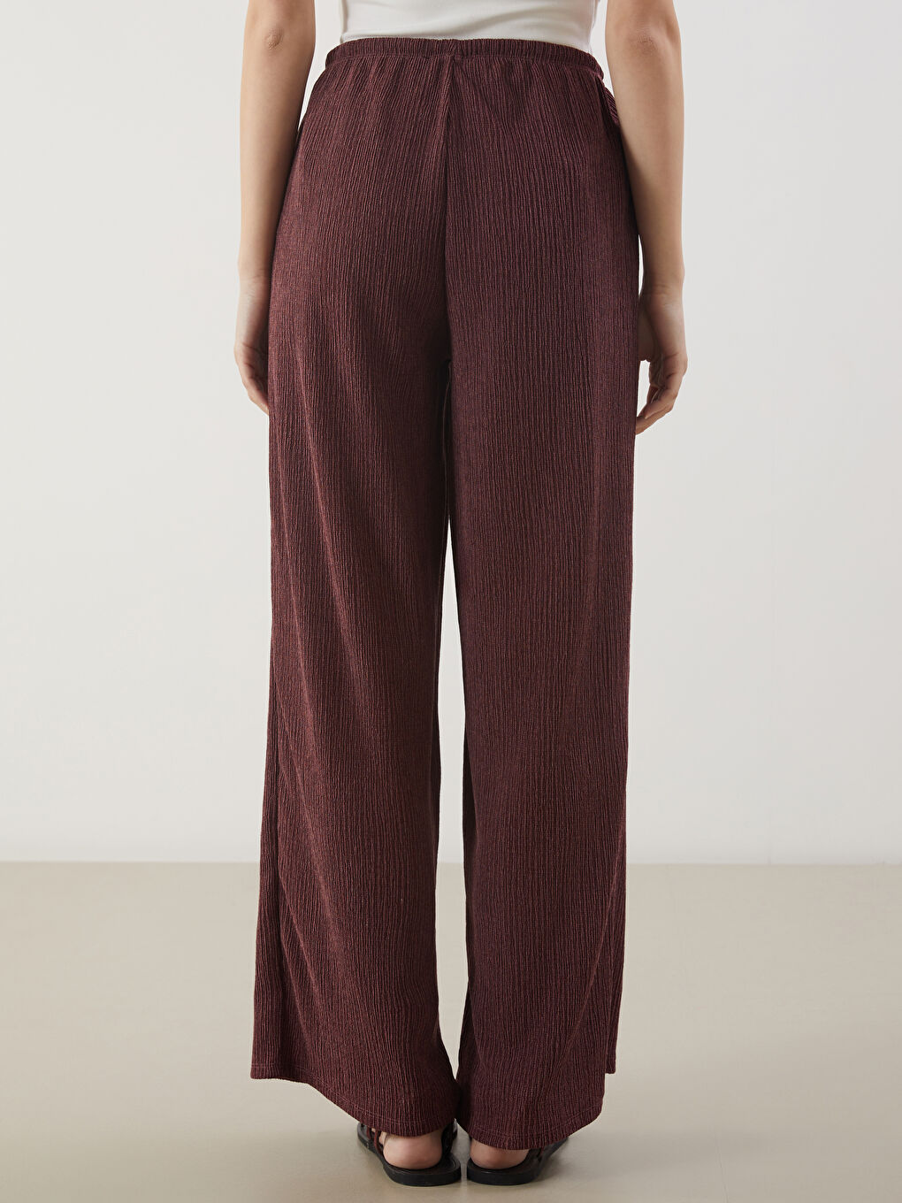 Bordo Beli Lastikli Dokulu Kadın Pantolon-3