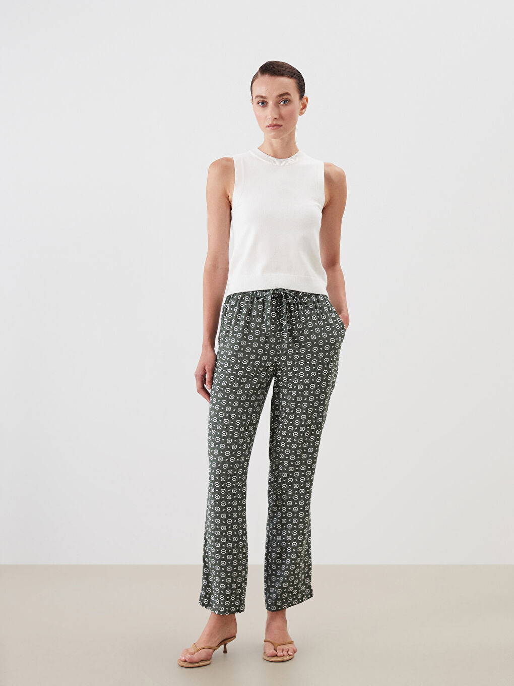 LCW Comfort Elastic Waist Carrot Fit Women's Trousers -S5OA08Z8-LRF