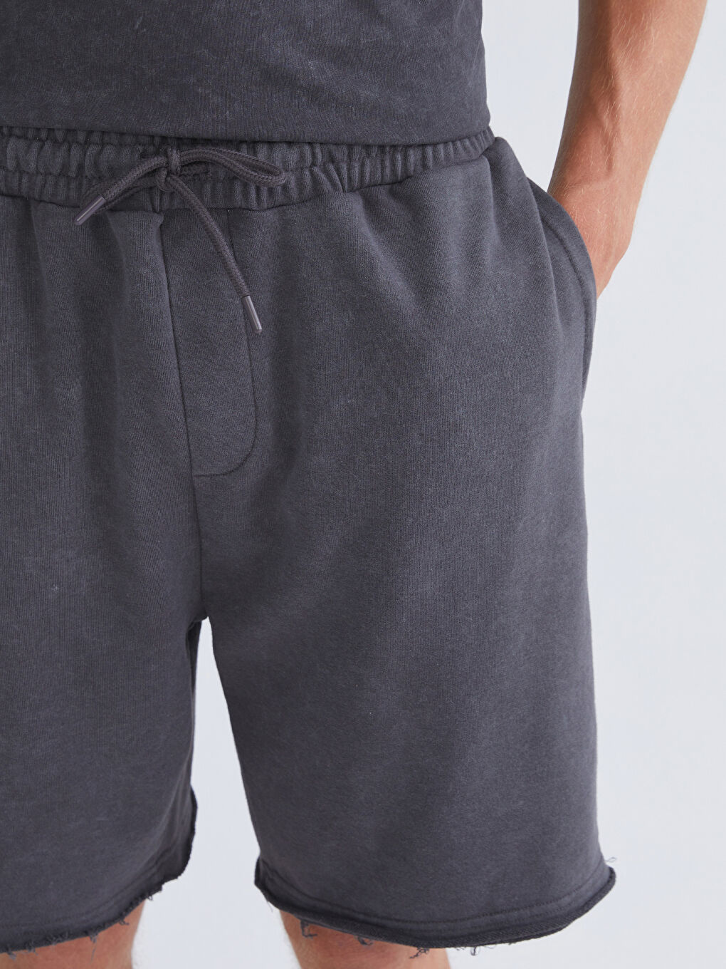 شورت رجالي واسع ومريح-4