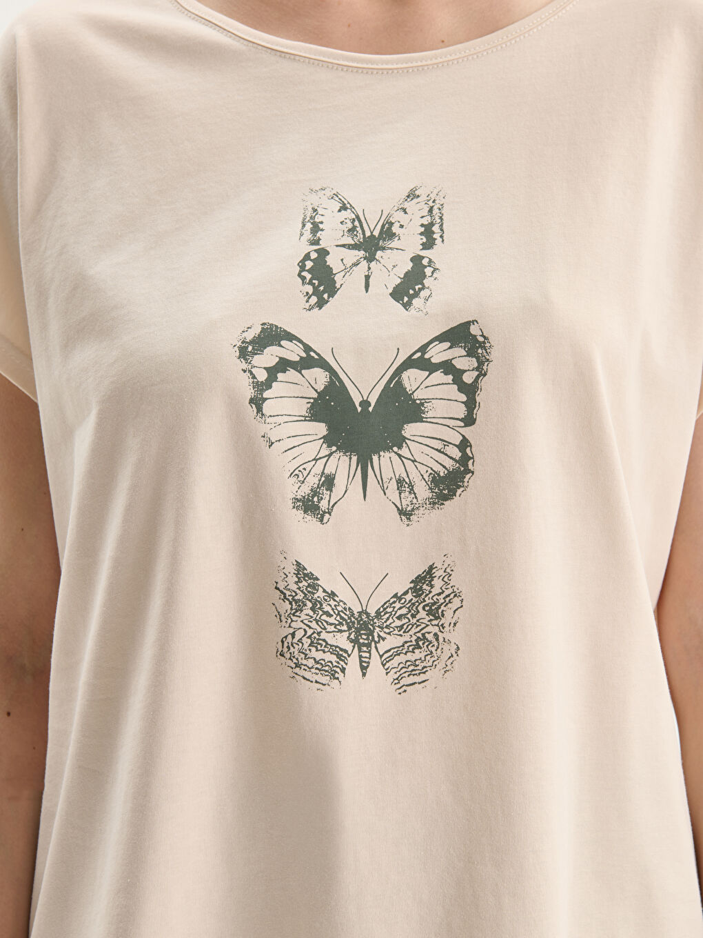 Crew Neck Butterfly Printed Women's T-Shirt-2