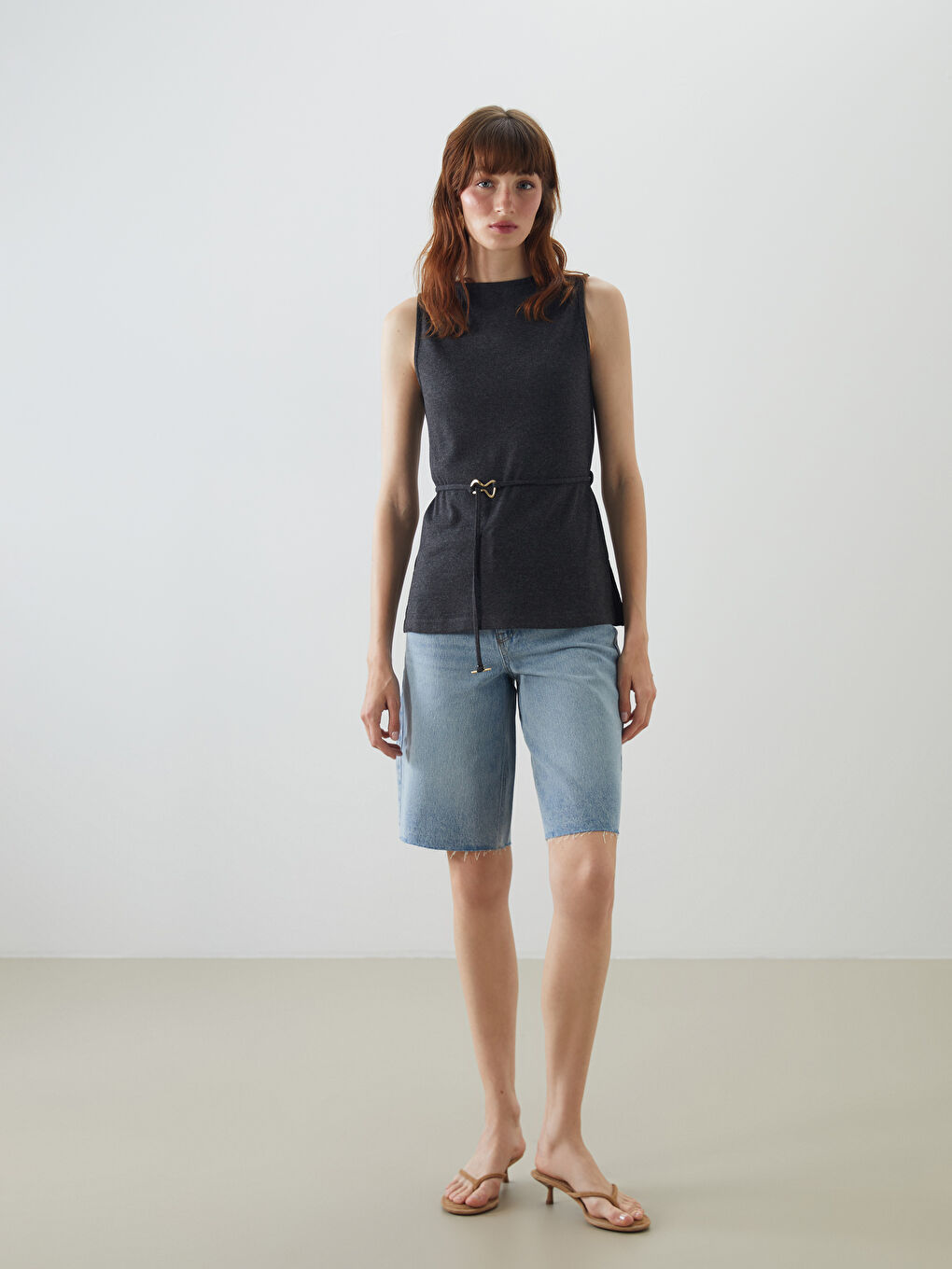 Antrasit Bisiklet Yaka Kadın Triko Atlet-1