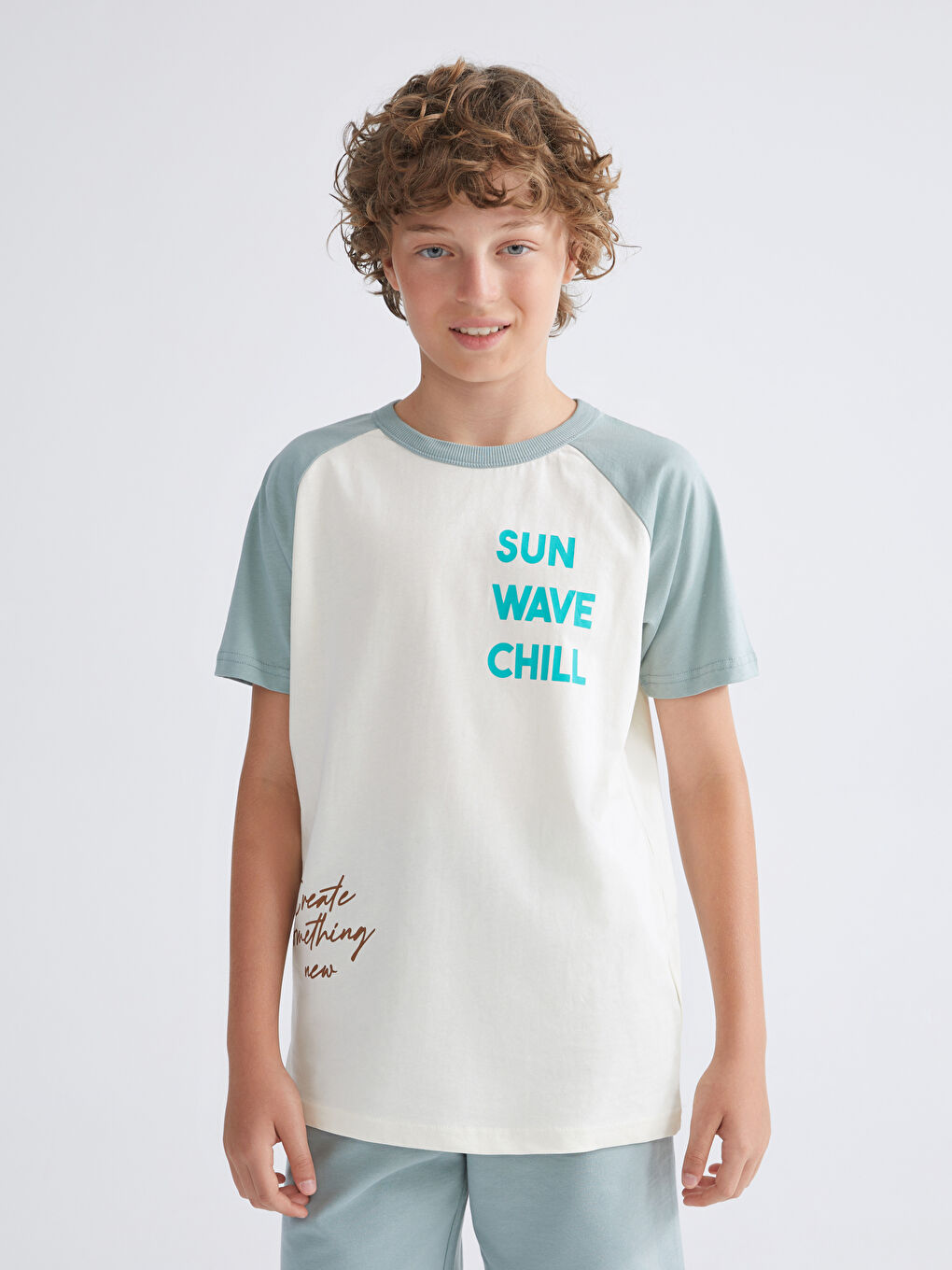 Ekru Bisiklet Yaka Erkek &#199;ocuk Tiş&#246;rt ve Şort-1