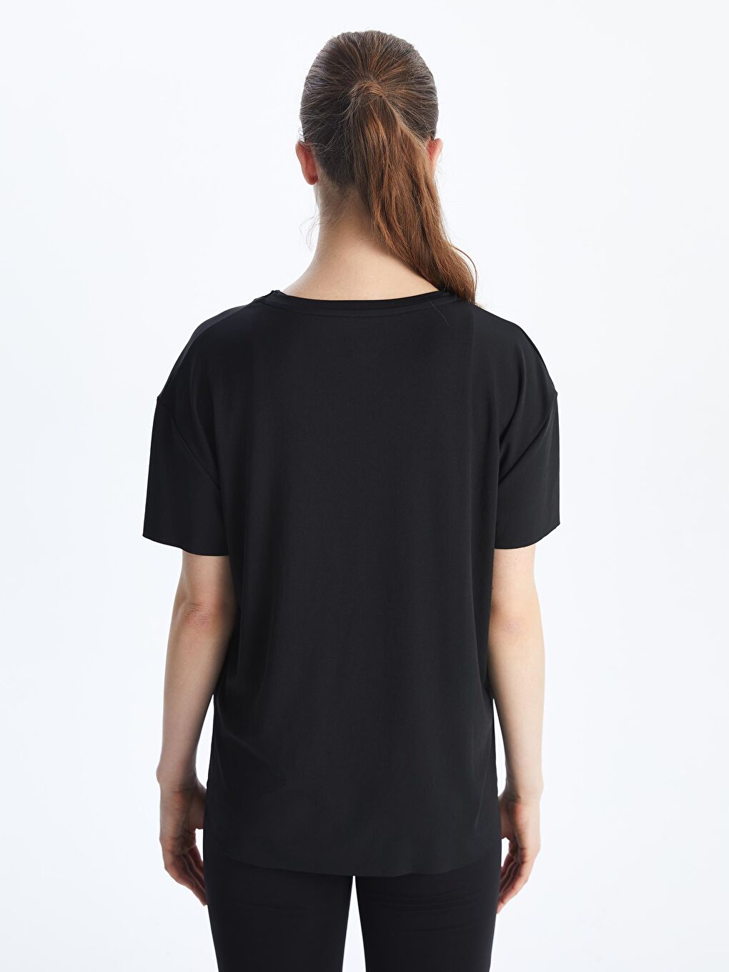 تي شيرت رياضي للسيدات بياقة دائرية بمزيج مودال-3