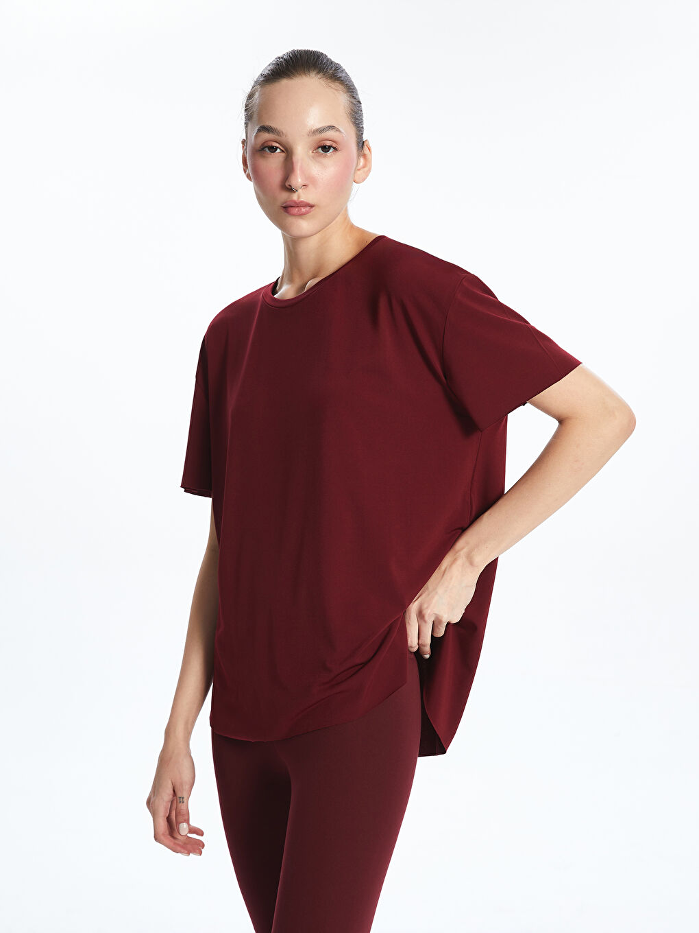 Bordo Bisiklet Yaka Modal Karışımlı Kadın Spor Tişört