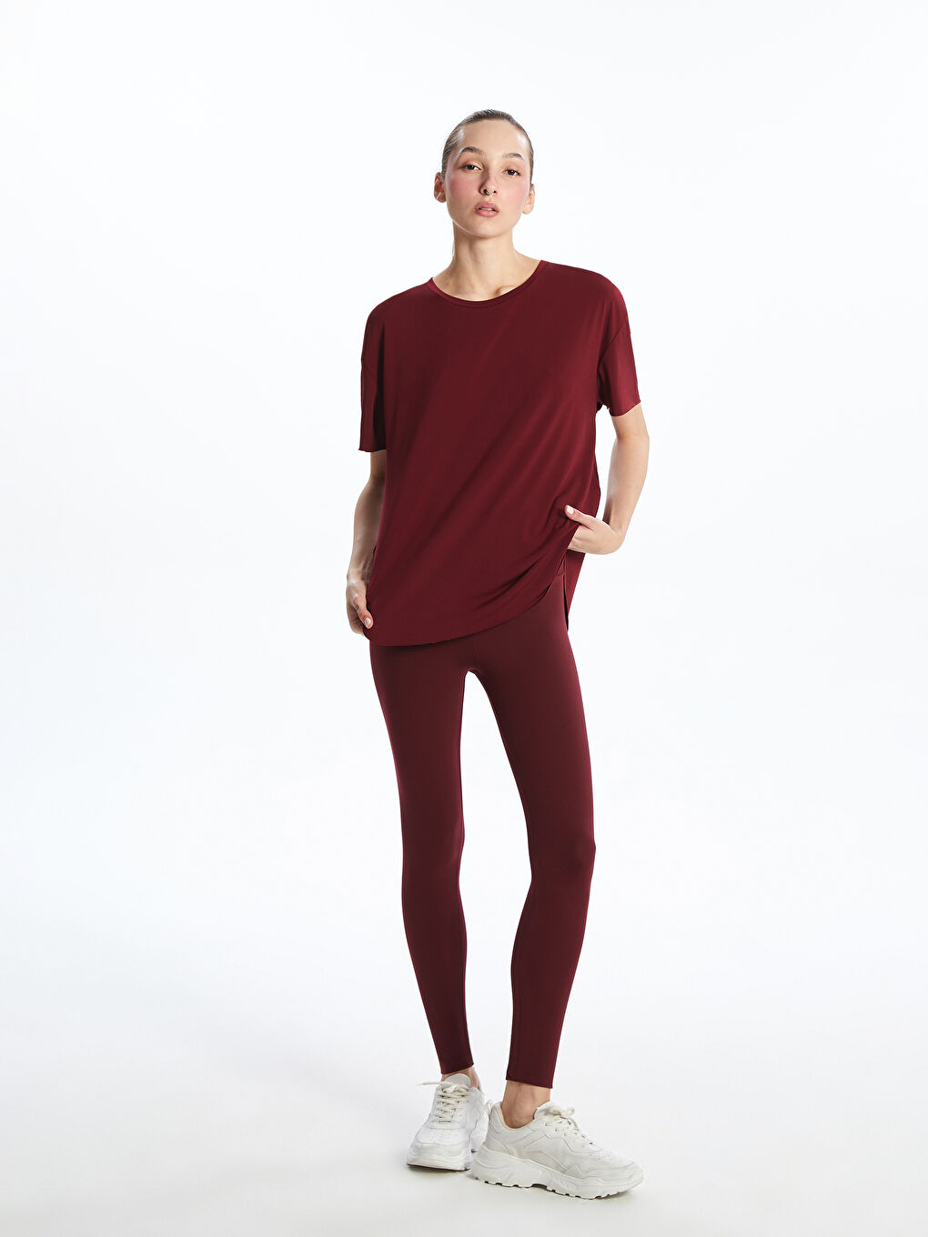 Bordo Bisiklet Yaka Modal Karışımlı Kadın Spor Tişört-1