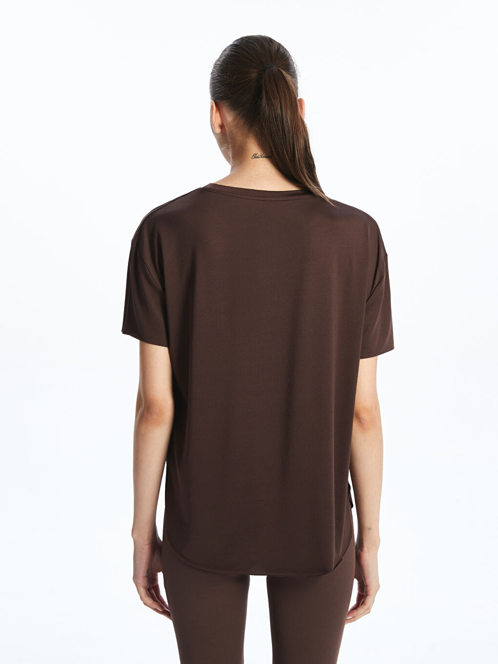 تي شيرت رياضي للسيدات بياقة دائرية بمزيج مودال-3