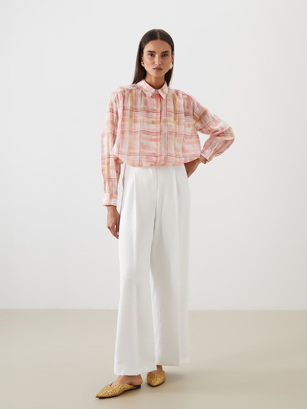 Beyaz Geniş Paça Pileli Kadın Pantolon