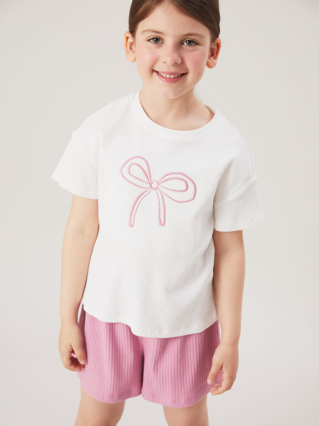 LCW Kids Crew Neck Bow Embroidered Girls' Shortie Pyjama Set -S5OC25Z4-FDU
