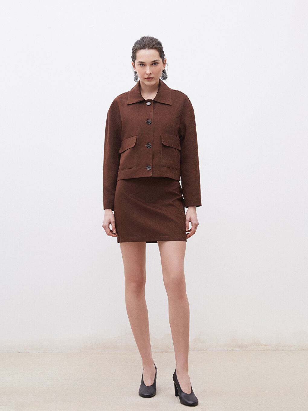 Kahverengi Gömlek Yaka Kadın Süet Görünümlü Ceket-1