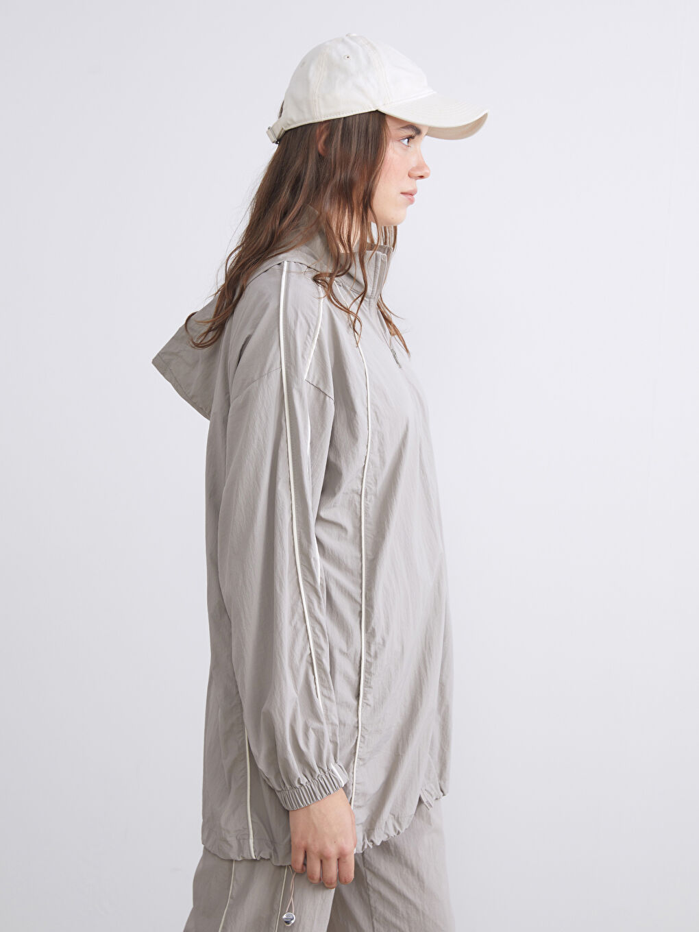 Kahverengi Dik Yaka Oversize Kadın Yağmurluk