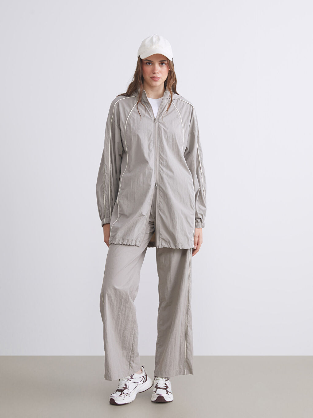 Kahverengi Dik Yaka Oversize Kadın Yağmurluk-1