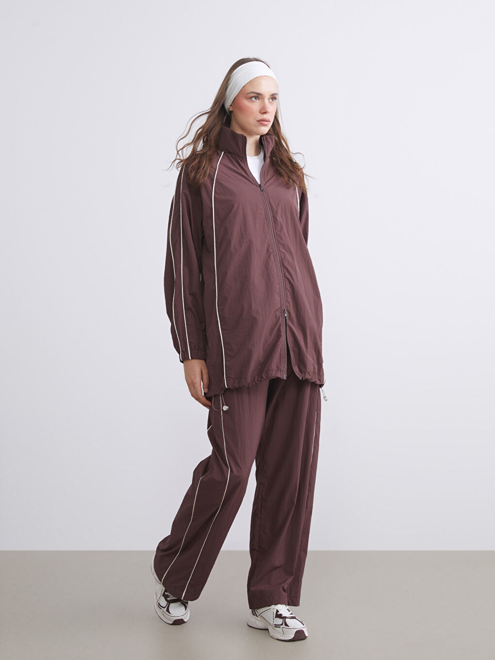 Kahverengi Dik Yaka Oversize Kadın Yağmurluk-1