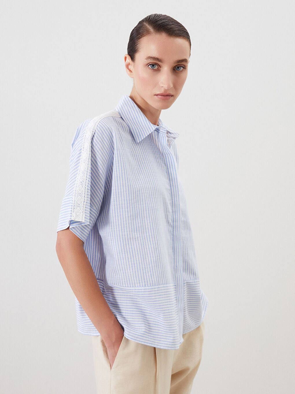 Ekru Çizgili Dantel Detaylı Oversize Kadın Gömlek