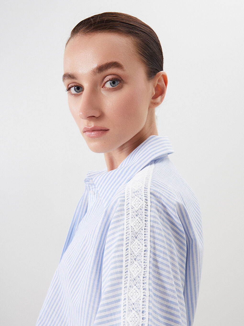 Ekru Çizgili Dantel Detaylı Oversize Kadın Gömlek-2