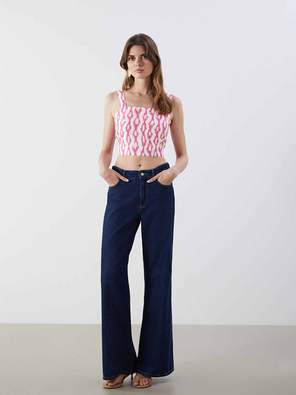 Pembe Kare Yaka Desenli Askılı Crop-1