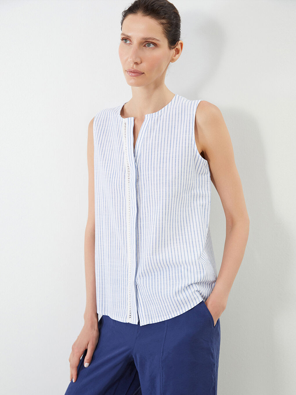 LCWAIKIKI Classic Notch Neck Striped Blouse -S5OH45Z8-LFC