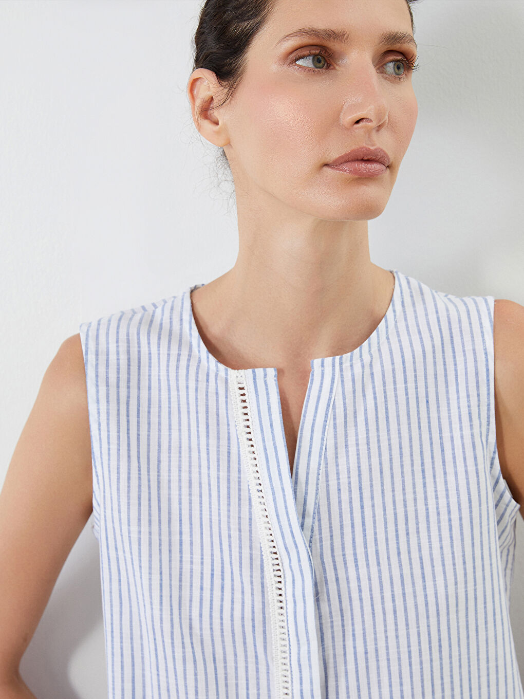 LCWAIKIKI Classic Notch Neck Striped Blouse -S5OH45Z8-LFC