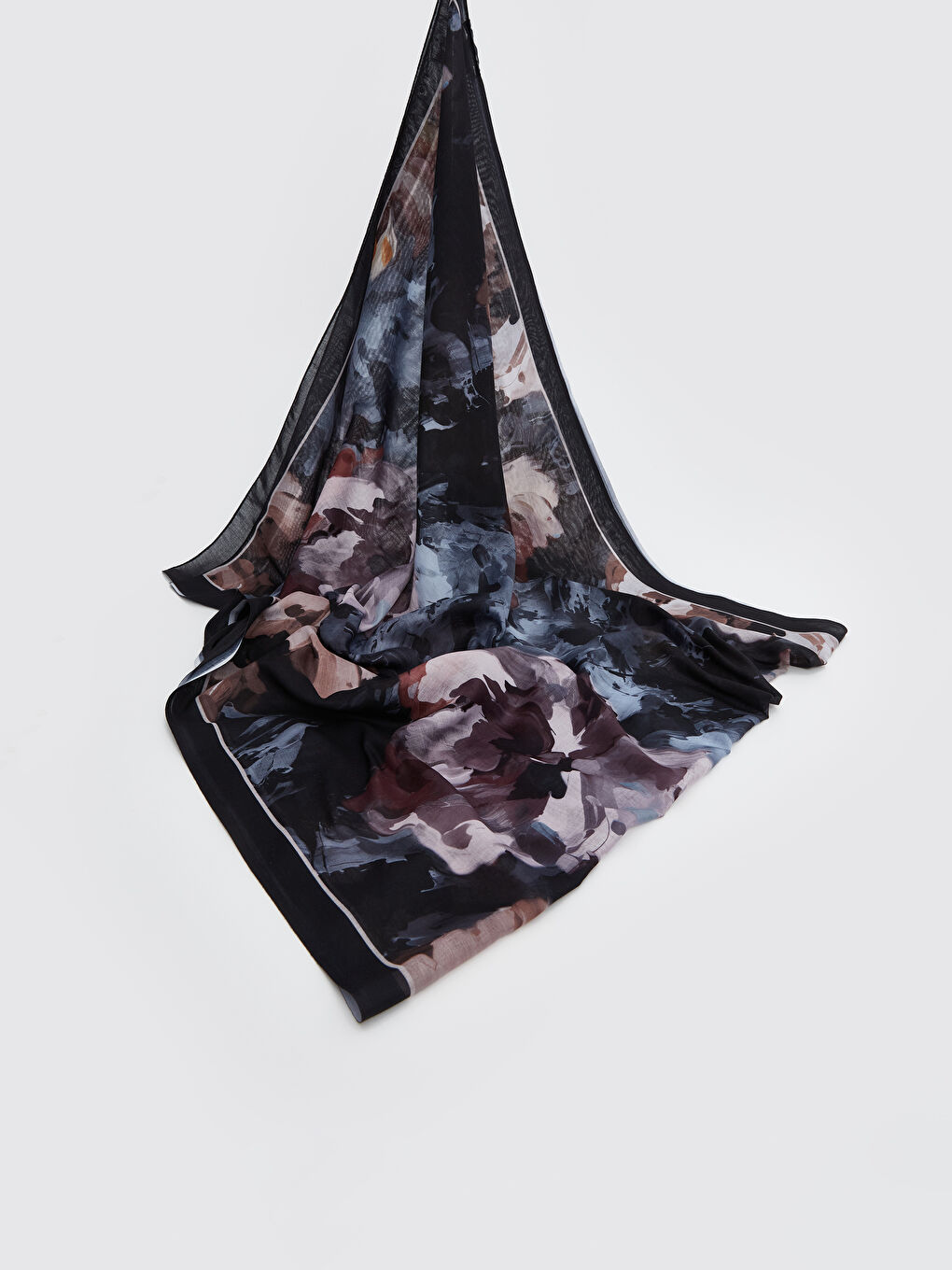 Siyah Desenli Kadın Şal